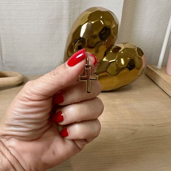 PREMIER DESIGNS Gold Tone Cross‎ Pendant - Picture 1 of 4